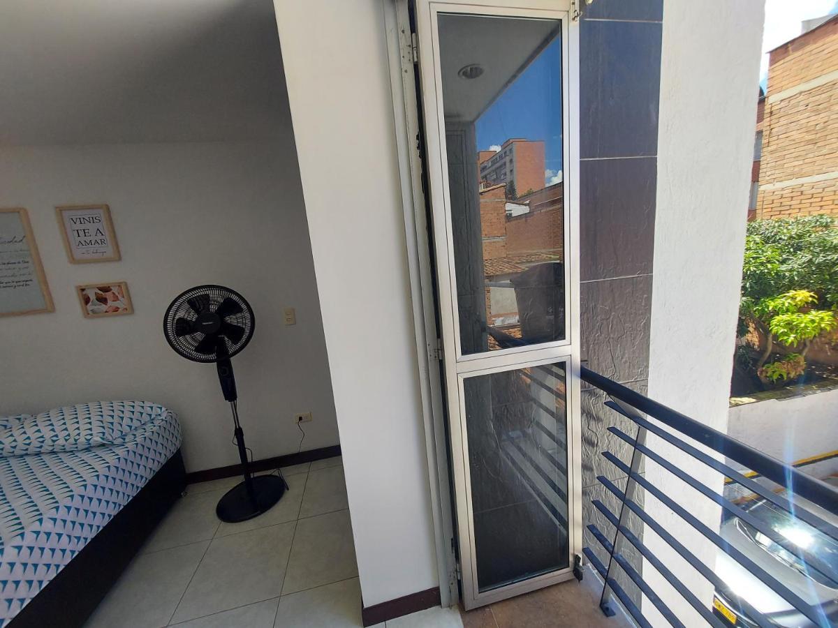 Laureles La 33 *